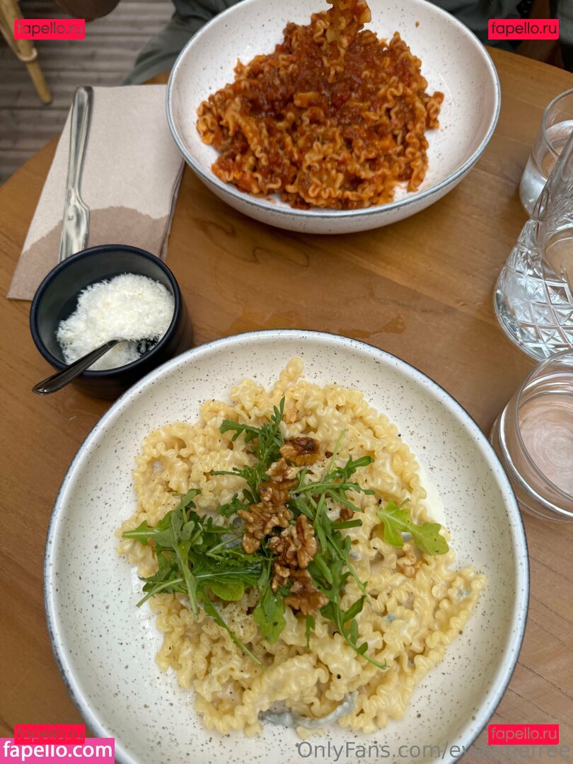 evaelfiefree / theevaelfie Onlyfans Photo Gallery 