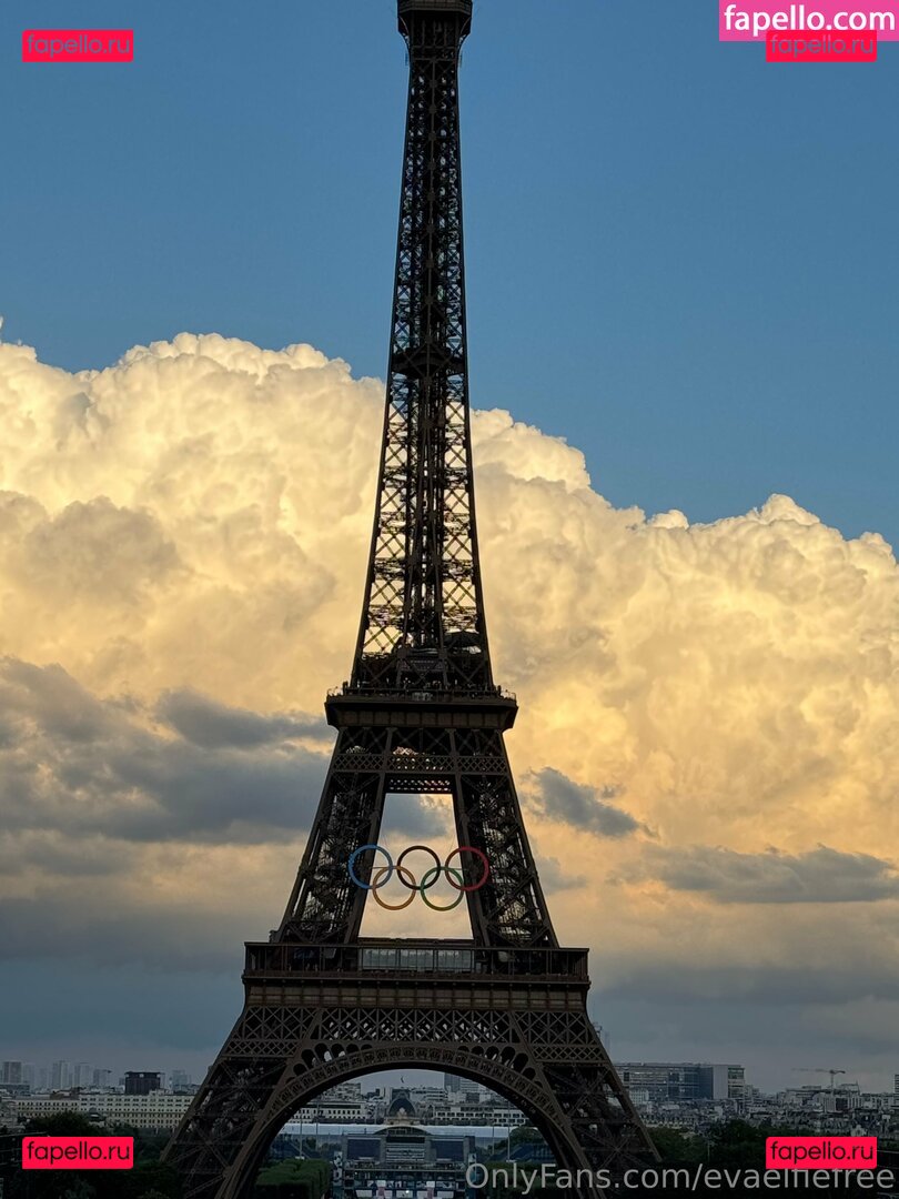 evaelfiefree / theevaelfie Onlyfans Photo Gallery 