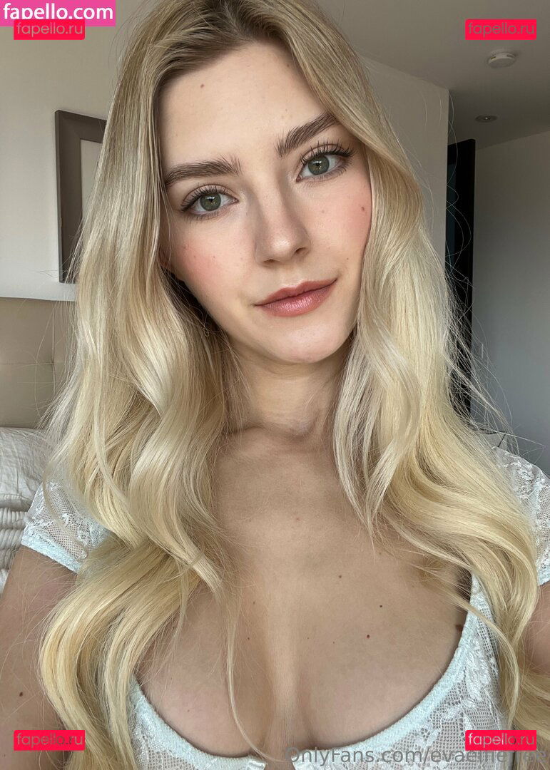 evaelfiefree / theevaelfie Onlyfans Photo Gallery 