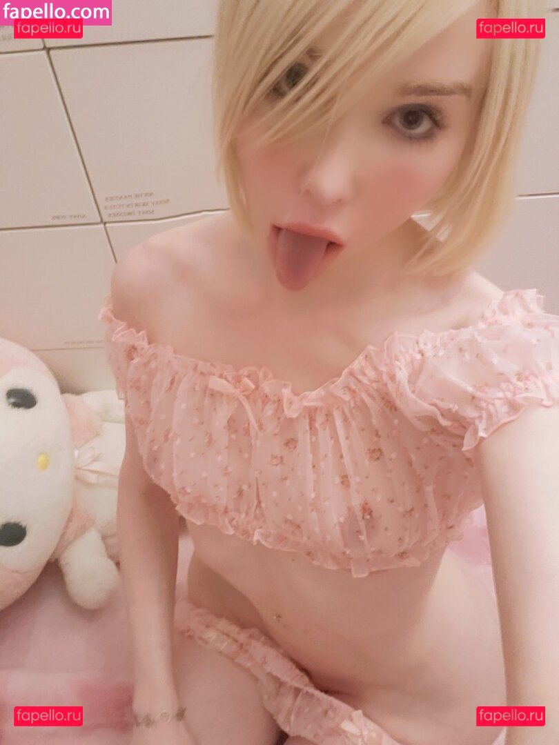 Sarina Valentina / SarinaValentina / https: / sarinavalentinaxo Onlyfans Photo Gallery 