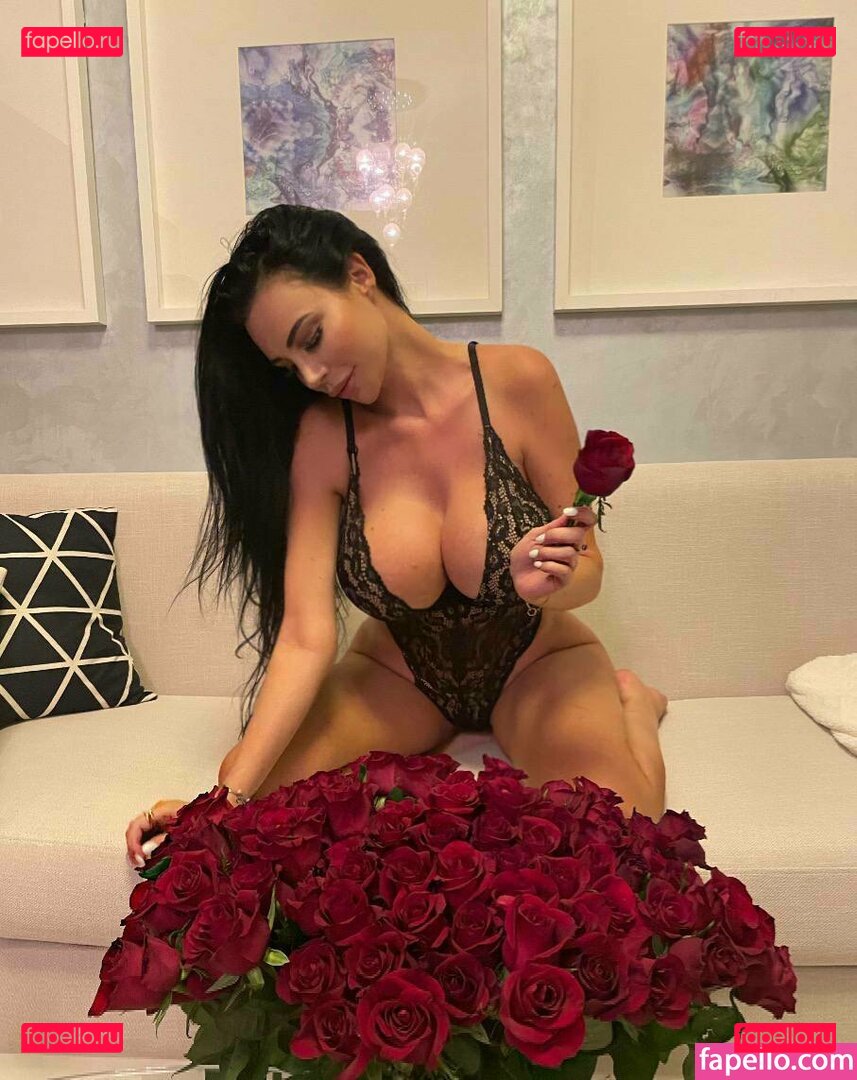 Yvonnebar2021 / yvonne_bar / yvonne_bar_ Onlyfans Photo Gallery 