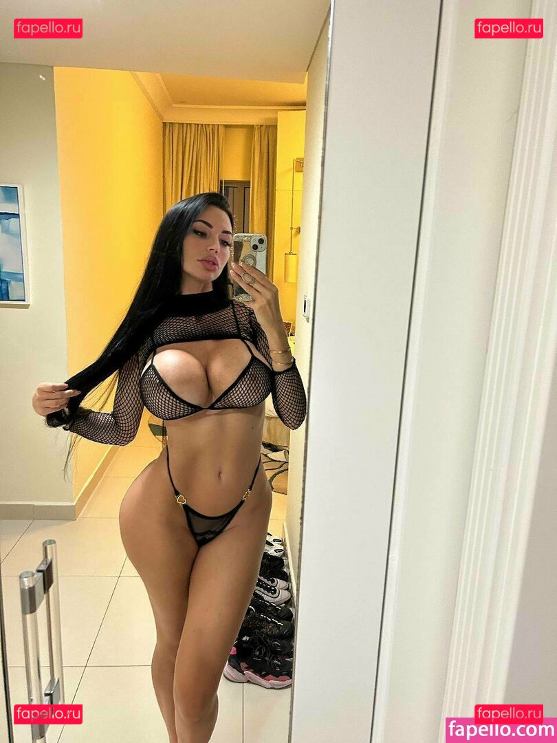 Yvonnebar2021 / yvonne_bar / yvonne_bar_ Onlyfans Photo Gallery 