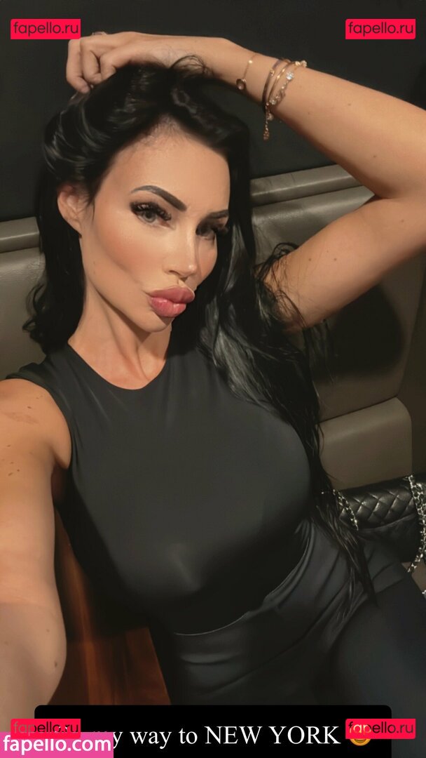 Yvonnebar2021 / yvonne_bar / yvonne_bar_ Onlyfans Photo Gallery 