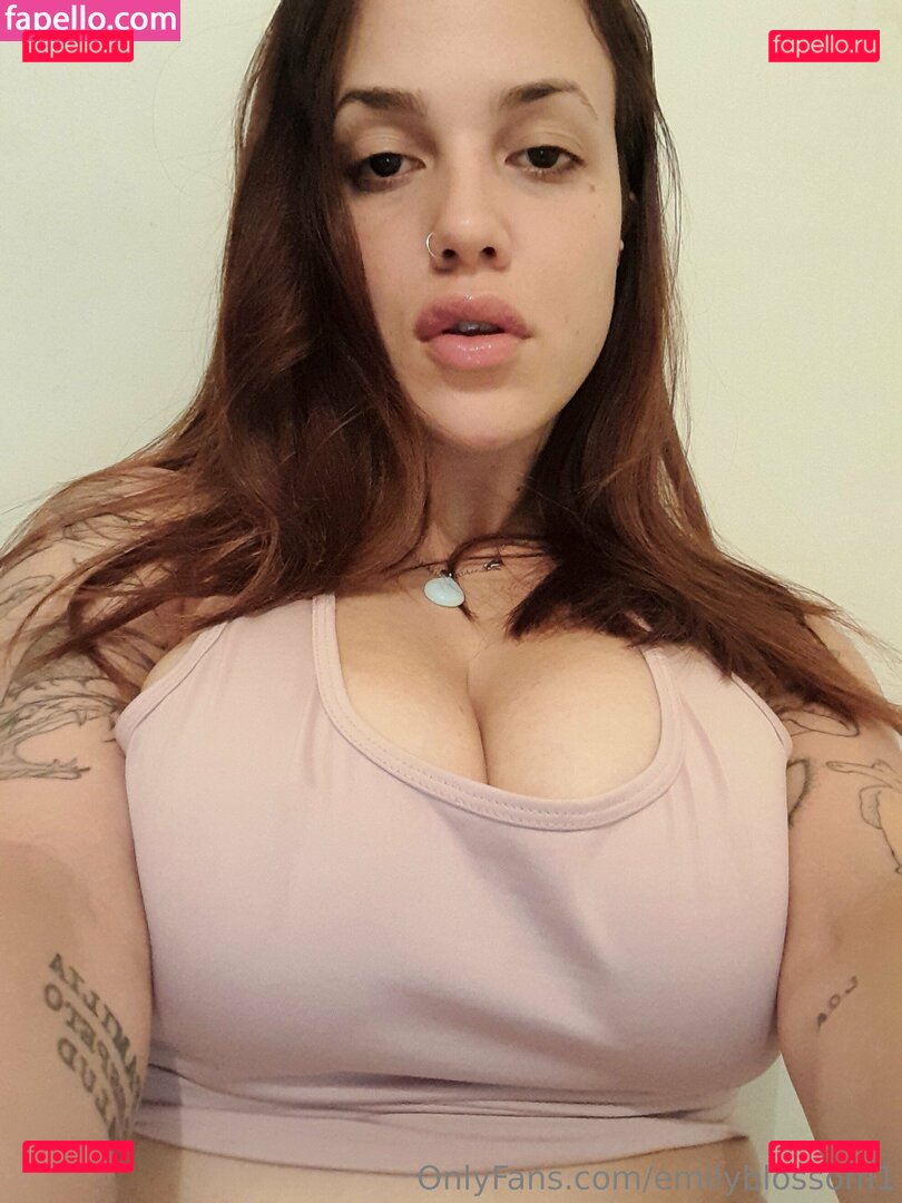 cjsimmo7 / emilyblossom1 Onlyfans Photo Gallery 