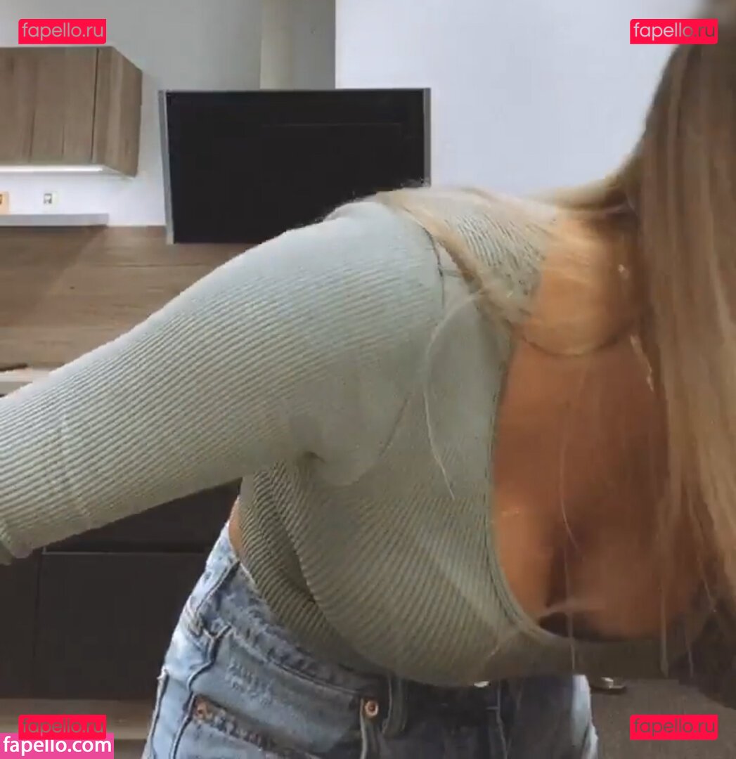 Dagi Bee / dagi.bee / dagibee Onlyfans Photo Gallery 