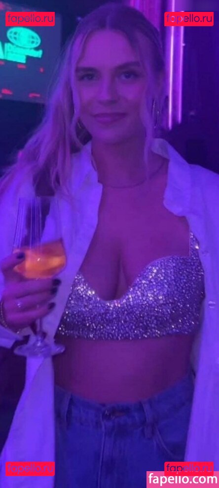 Dagi Bee / dagi.bee / dagibee Onlyfans Photo Gallery 