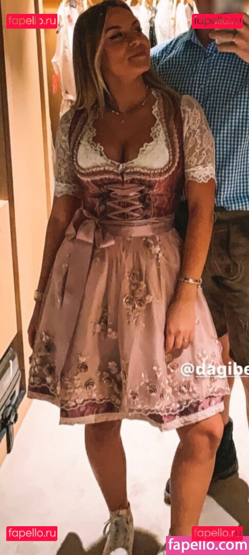 Dagi Bee / dagi.bee / dagibee Onlyfans Photo Gallery 