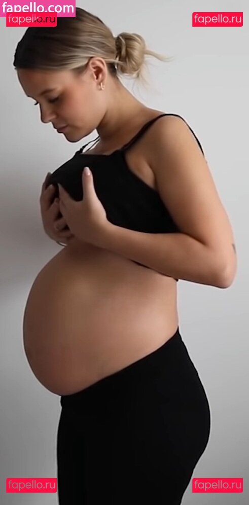 Dagi Bee / dagi.bee / dagibee Onlyfans Photo Gallery 