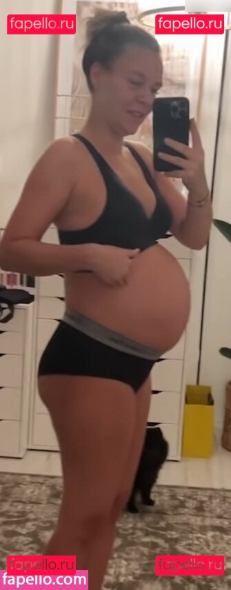 Dagi Bee / dagi.bee / dagibee Onlyfans Photo Gallery 