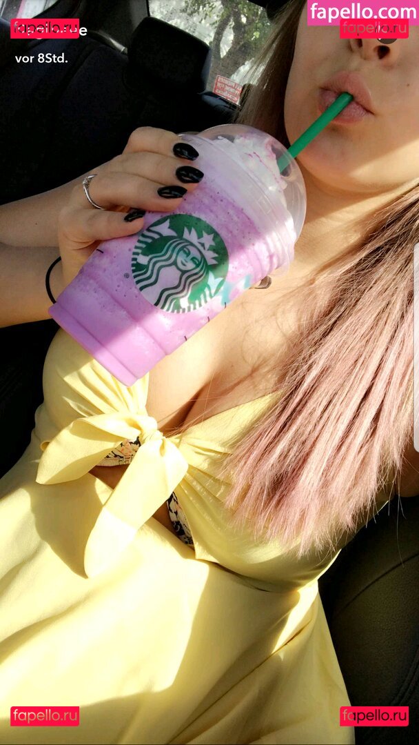 Dagi Bee / dagi.bee / dagibee Onlyfans Photo Gallery 