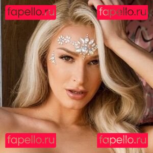 EMMAHIXOFFICIAL / Emma Hix / emmahix_xo Onlyfans Photo Gallery 