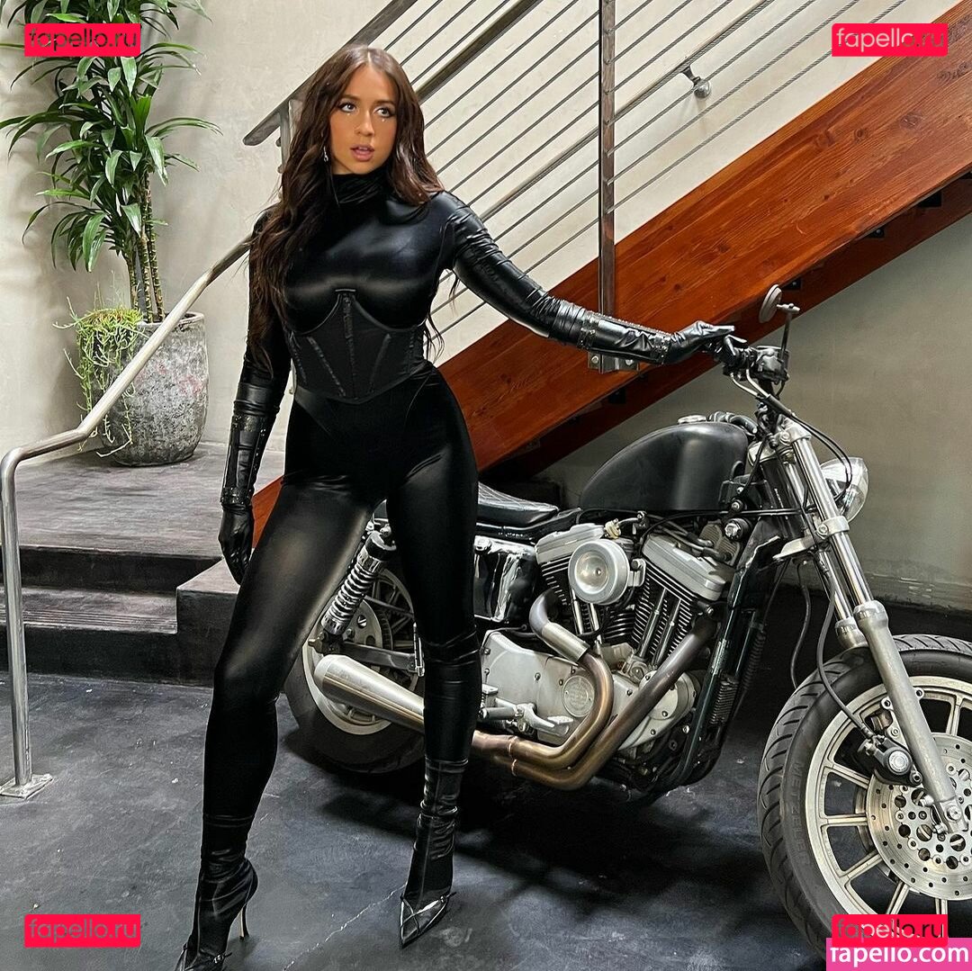 Tate McRae / cakebattercatter / tatemcrae Onlyfans Photo Gallery 