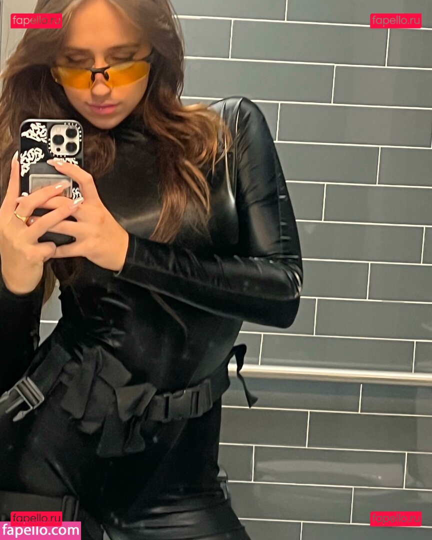 Tate McRae / cakebattercatter / tatemcrae Onlyfans Photo Gallery 