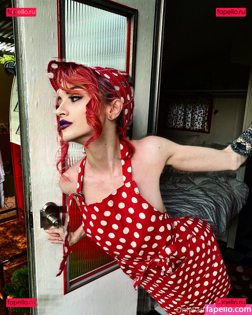 ittz_lola_ / lolafae Onlyfans Photo Gallery 