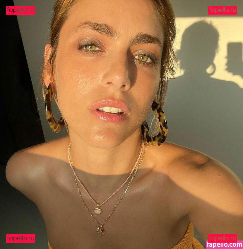 Miriam Leone / mirimeo Onlyfans Photo Gallery 