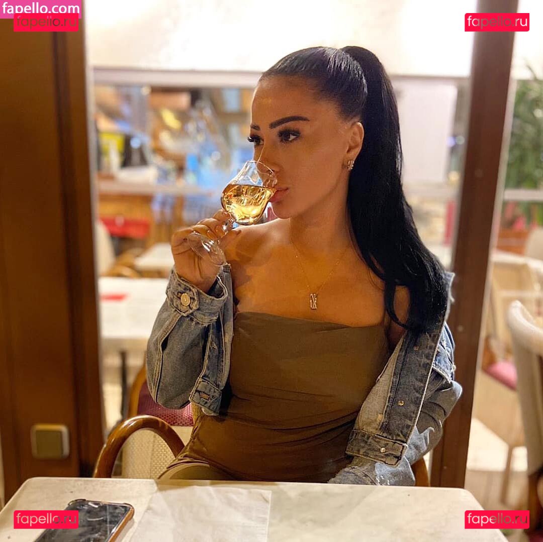 monaghazi1111 / monicasuarez / simonaion1 Onlyfans Photo Gallery 