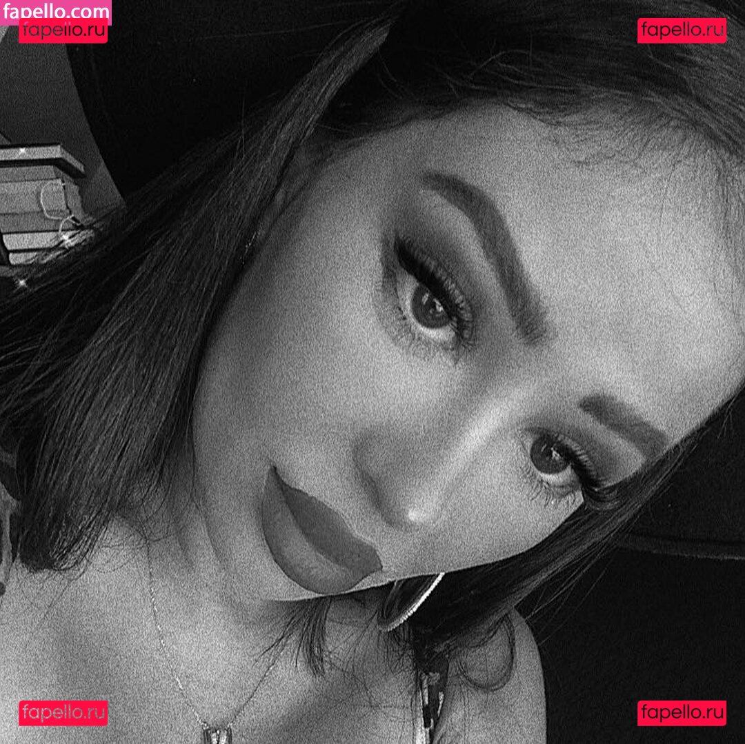 monaghazi1111 / monicasuarez / simonaion1 Onlyfans Photo Gallery 