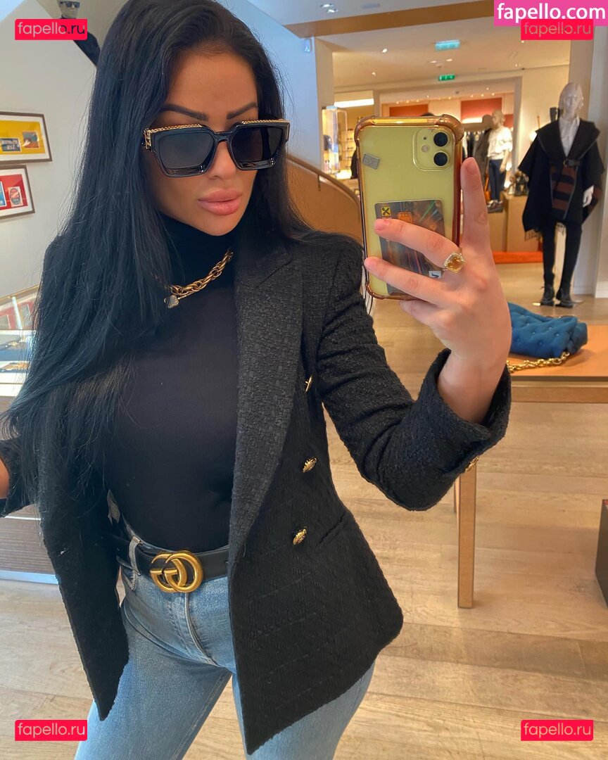 monaghazi1111 / monicasuarez / simonaion1 Onlyfans Photo Gallery 