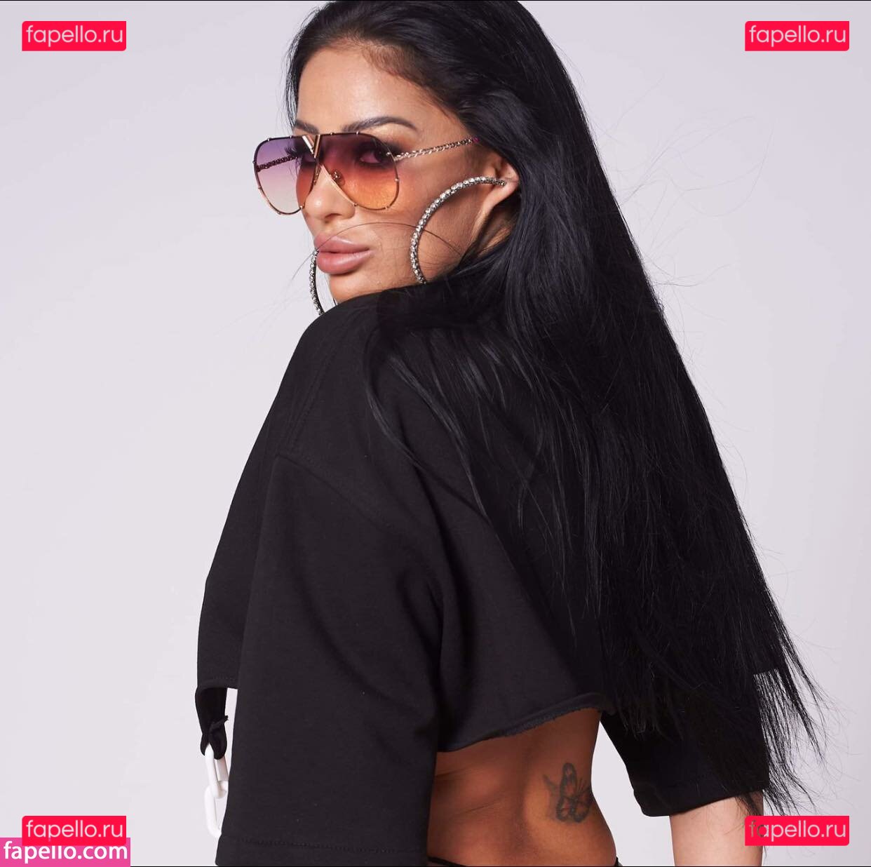 monaghazi1111 / monicasuarez / simonaion1 Onlyfans Photo Gallery 