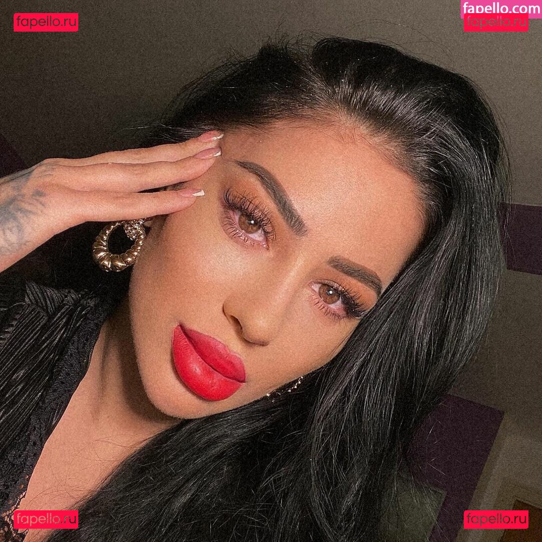 monaghazi1111 / monicasuarez / simonaion1 Onlyfans Photo Gallery 