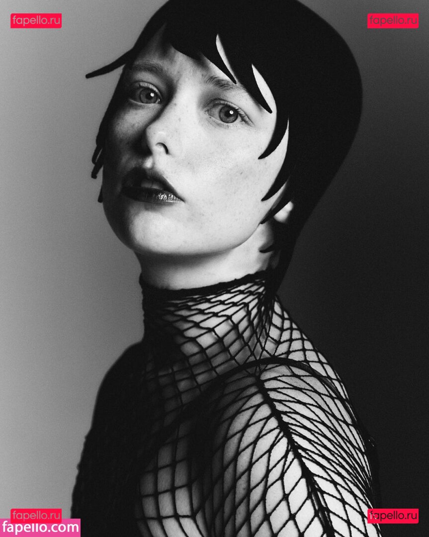 SuzieSon / charlieisomething / mymotherfvckedmickjagger / thestrawberrybutcher Onlyfans Photo Gallery 