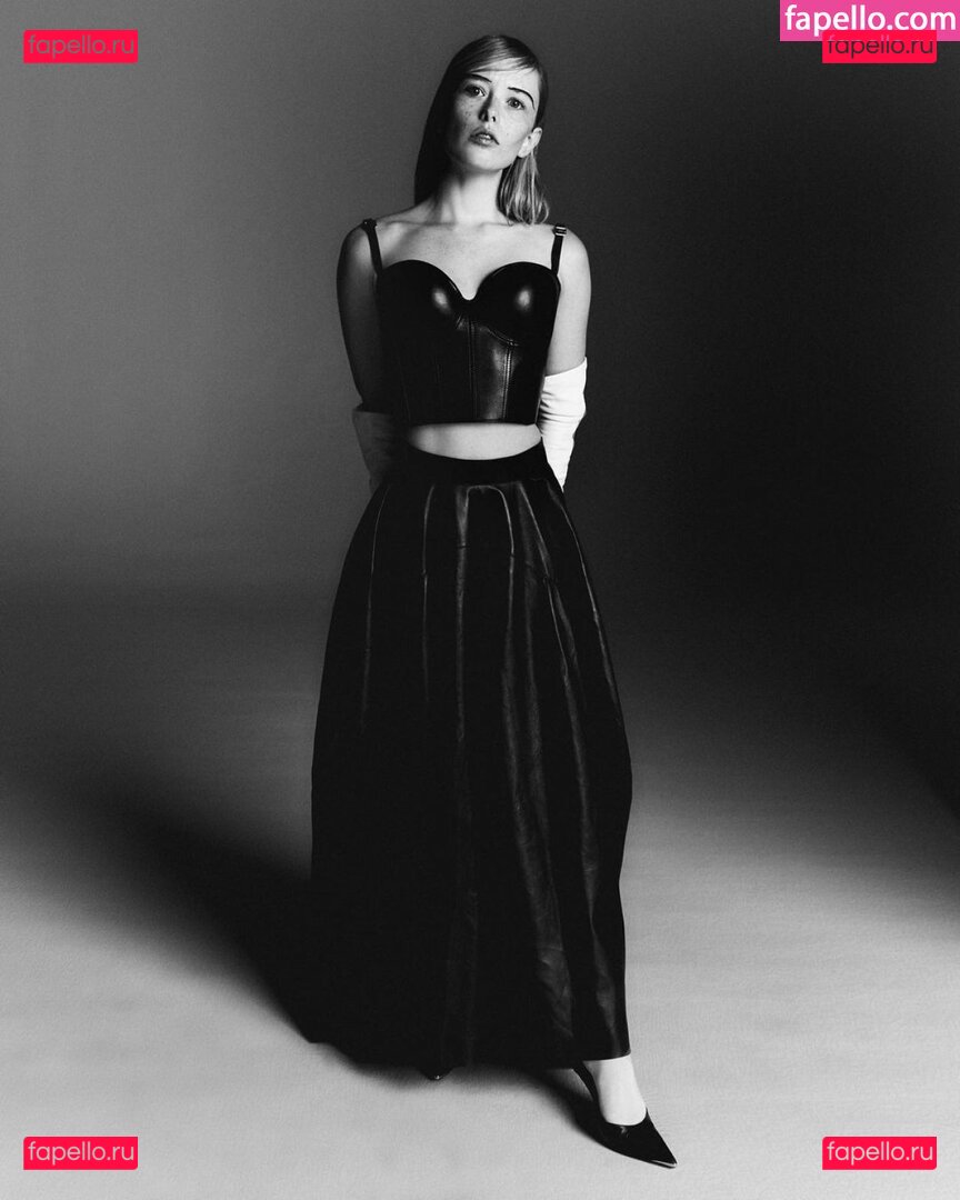 SuzieSon / charlieisomething / mymotherfvckedmickjagger / thestrawberrybutcher Onlyfans Photo Gallery 