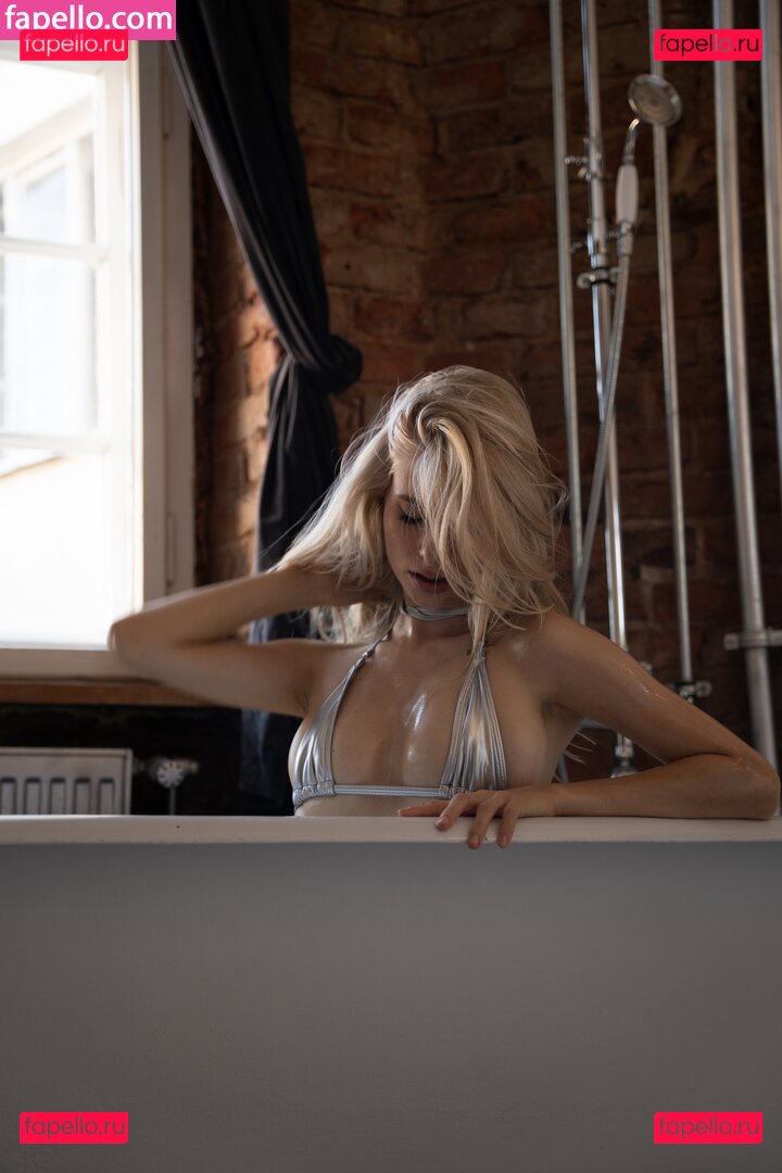 Ksenia / kkseniarrr / xeniablondi Onlyfans Photo Gallery 