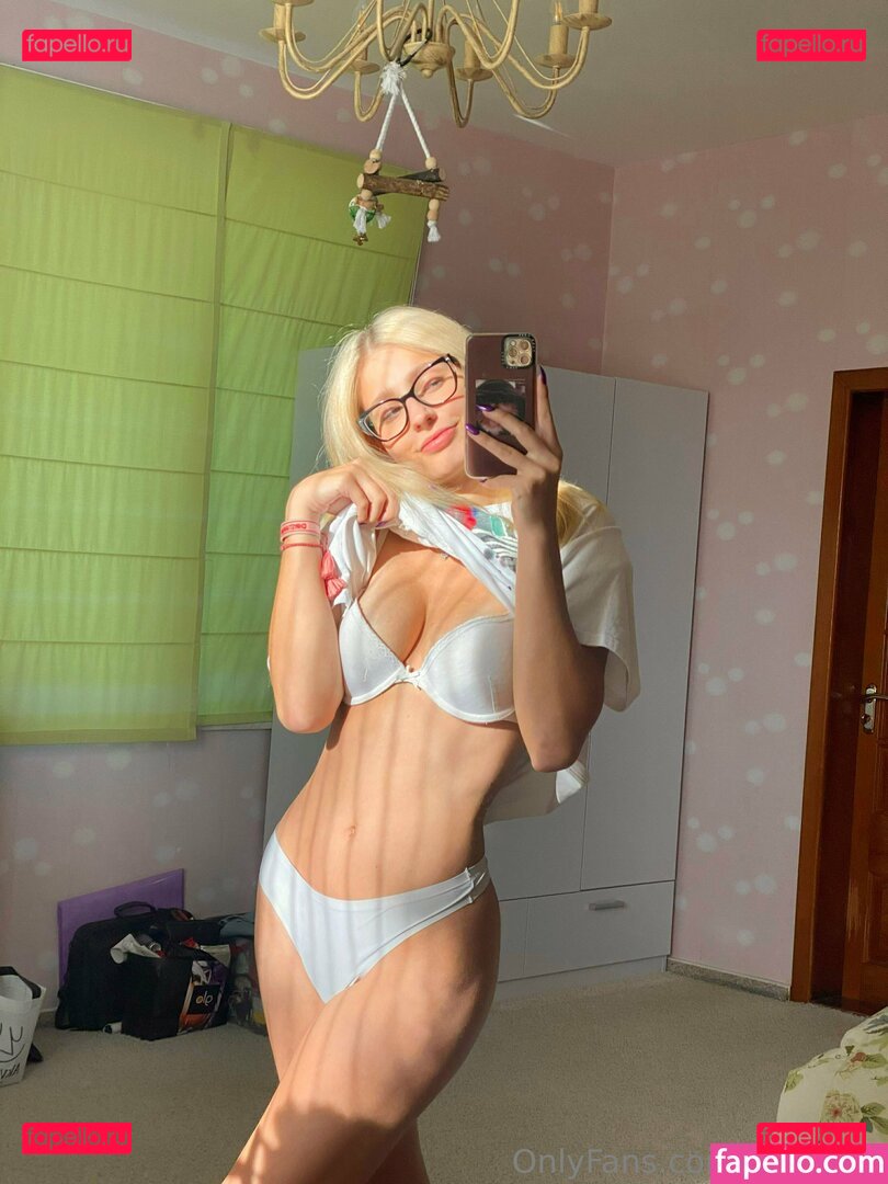 tinyley / tinyleyla Onlyfans Photo Gallery 