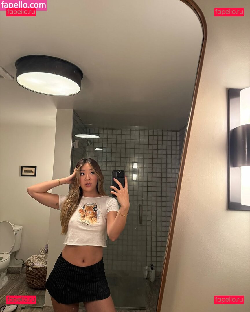 Simona Shao / simonashao Onlyfans Photo Gallery 