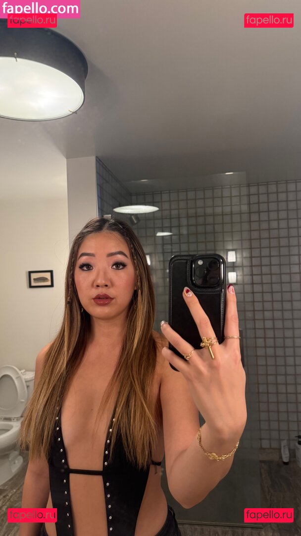 Simona Shao / simonashao Onlyfans Photo Gallery 