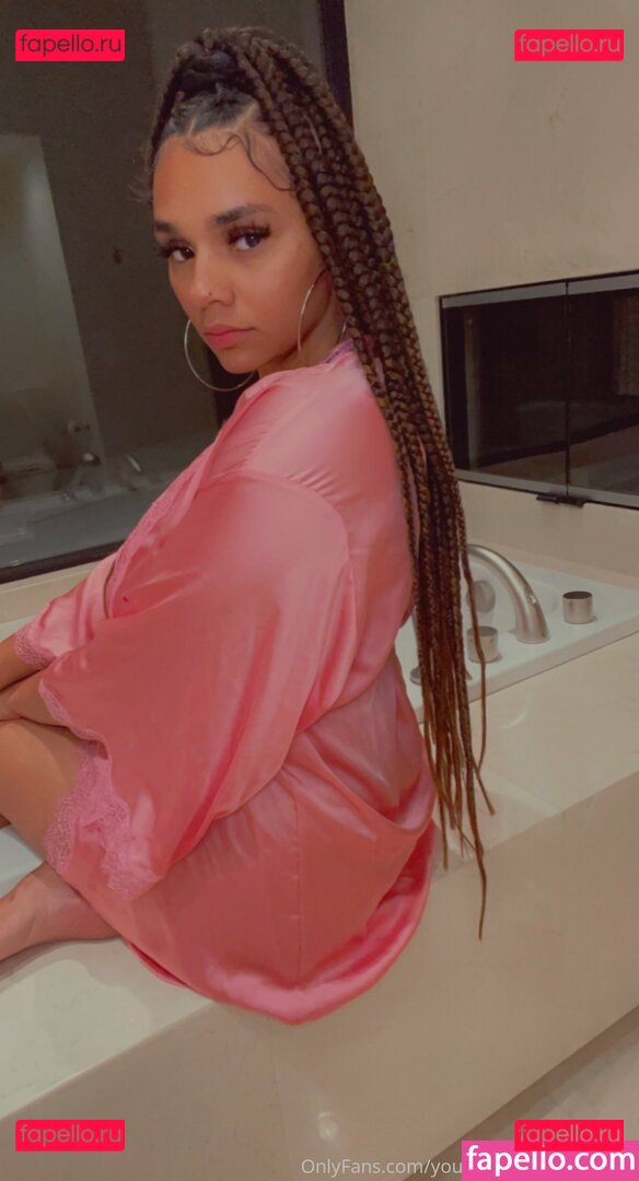 niquethestallion511 / pandacat1551 Onlyfans Photo Gallery 