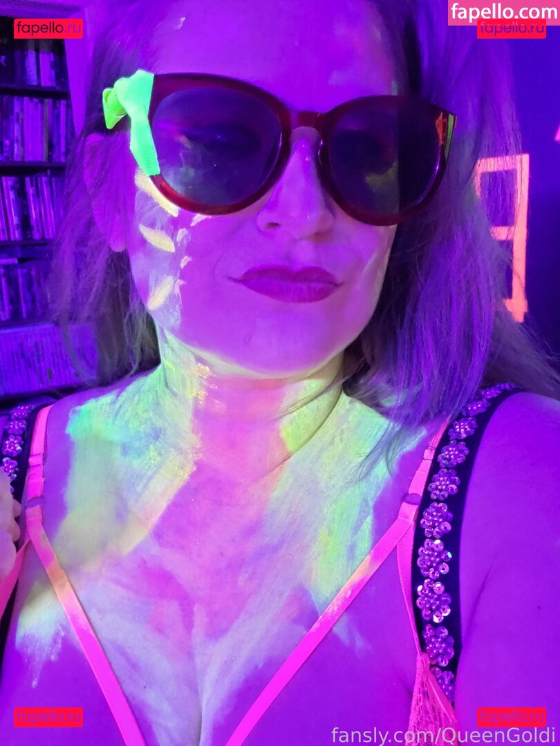 QueenGoldi / https: / thequeengoldi Onlyfans Photo Gallery 