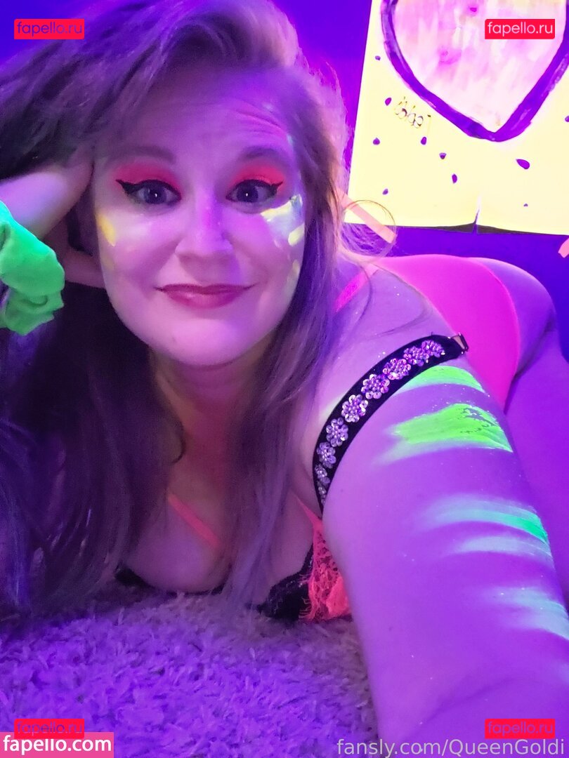 QueenGoldi / https: / thequeengoldi Onlyfans Photo Gallery 