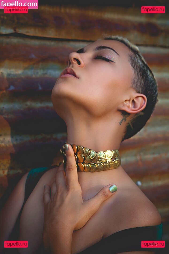 Rava Banks / Rava Banks / ravalavabanks / ravalavabanks Onlyfans Photo Gallery 