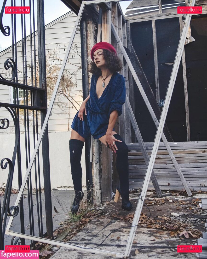 Rava Banks / Rava Banks / ravalavabanks / ravalavabanks Onlyfans Photo Gallery 