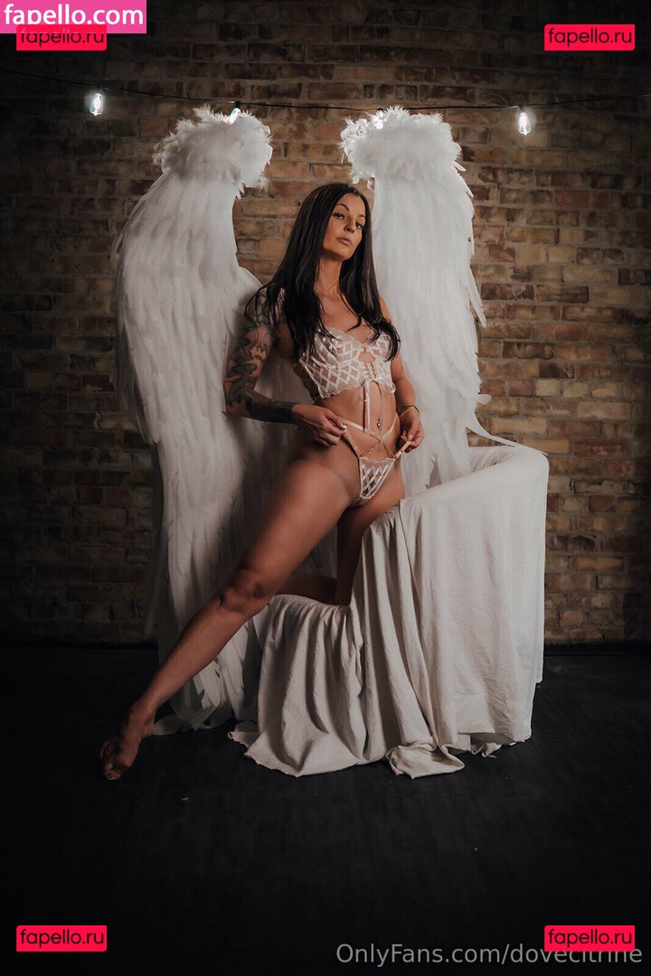 dove.citrine / dovecitrine Onlyfans Photo Gallery 