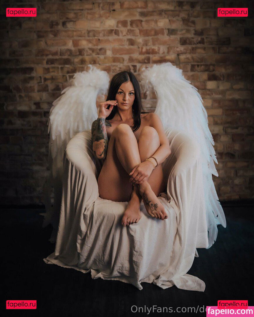 dove.citrine / dovecitrine Onlyfans Photo Gallery 