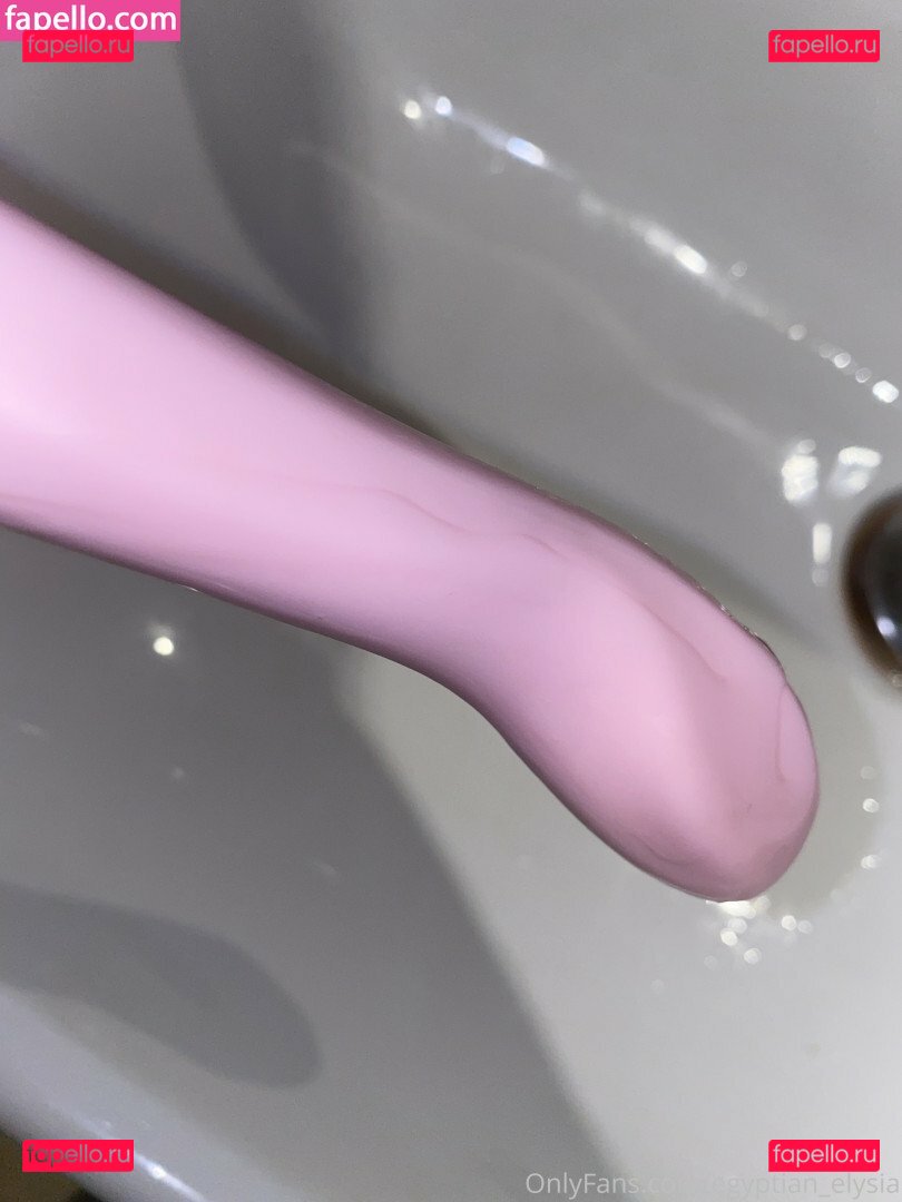 Kuwait Twins / kuwaittwins / twinssmashedpatties Onlyfans Photo Gallery 