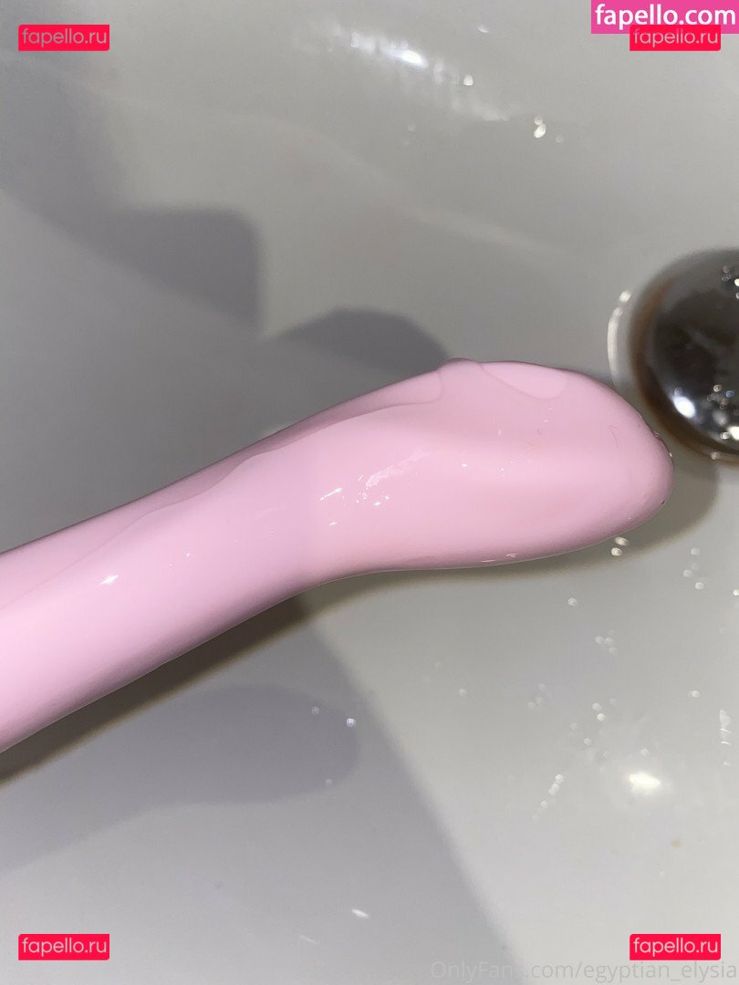 Kuwait Twins / kuwaittwins / twinssmashedpatties Onlyfans Photo Gallery 