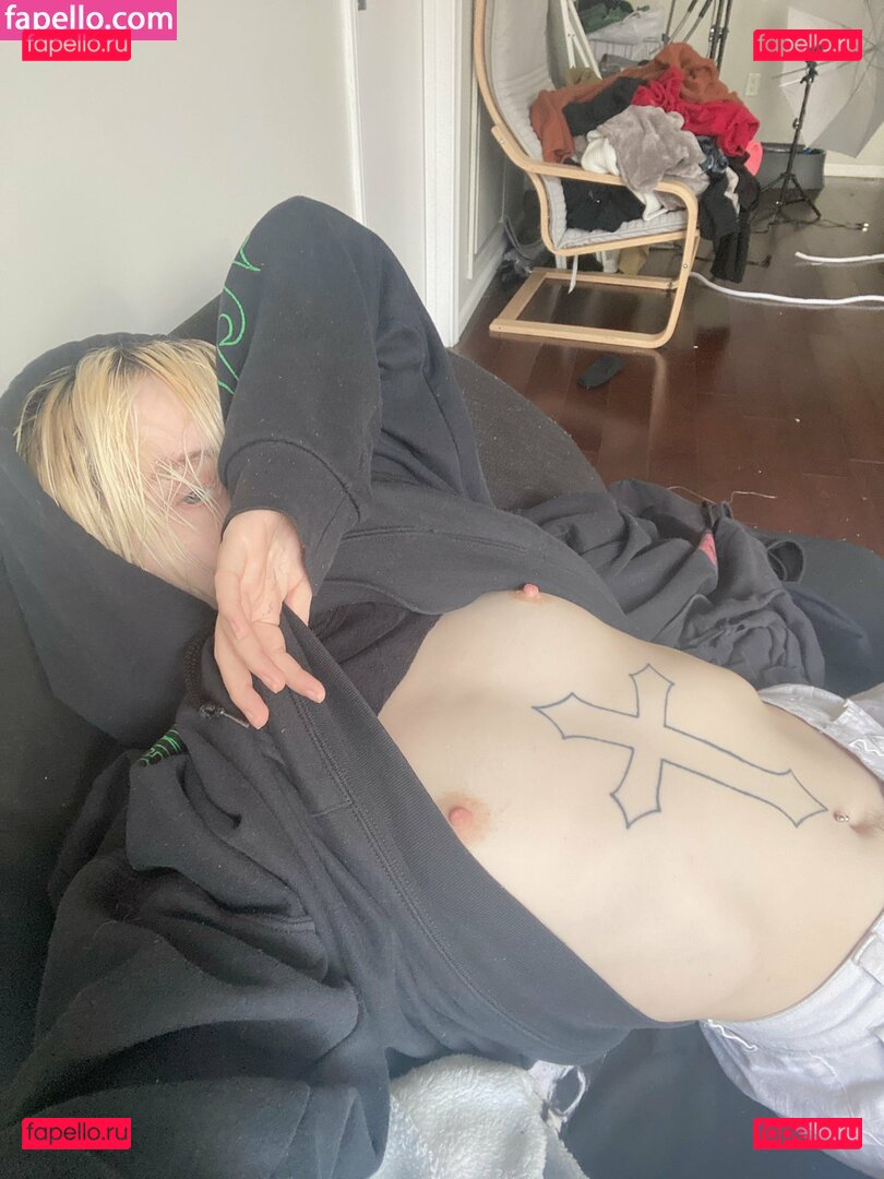 devulbich / platinumvmpyr / vampy / vampyr4u Onlyfans Photo Gallery 