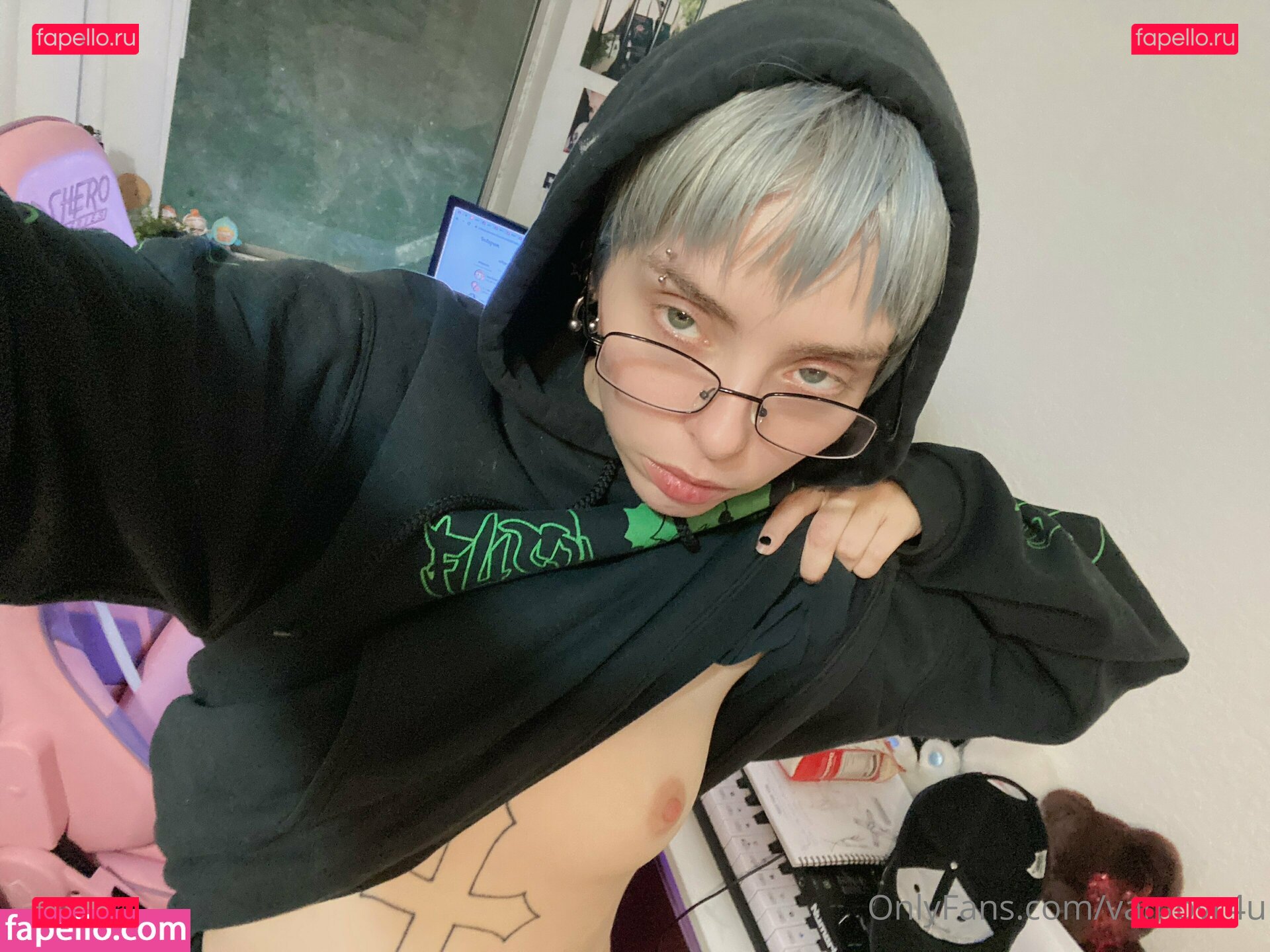 devulbich / platinumvmpyr / vampy / vampyr4u Onlyfans Photo Gallery 