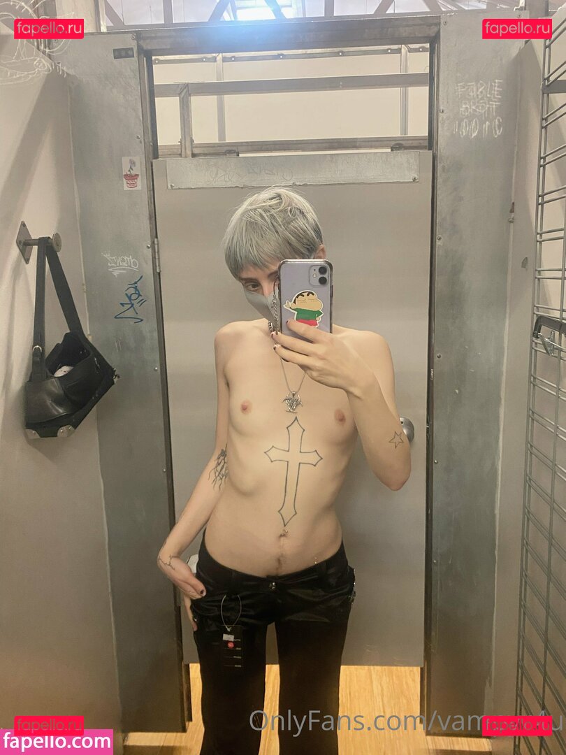 devulbich / platinumvmpyr / vampy / vampyr4u Onlyfans Photo Gallery 