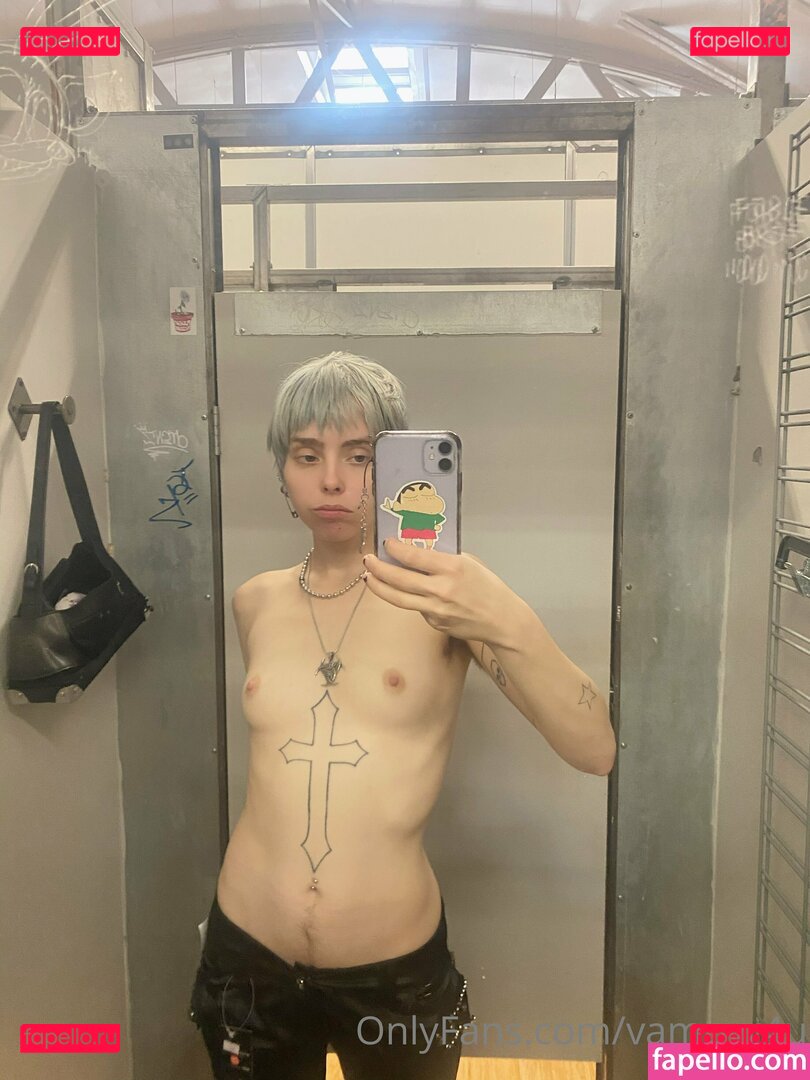 devulbich / platinumvmpyr / vampy / vampyr4u Onlyfans Photo Gallery 