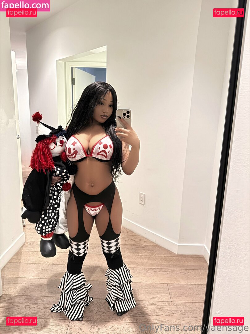 Vaesage / vaehsage / vaemonroe Onlyfans Photo Gallery 