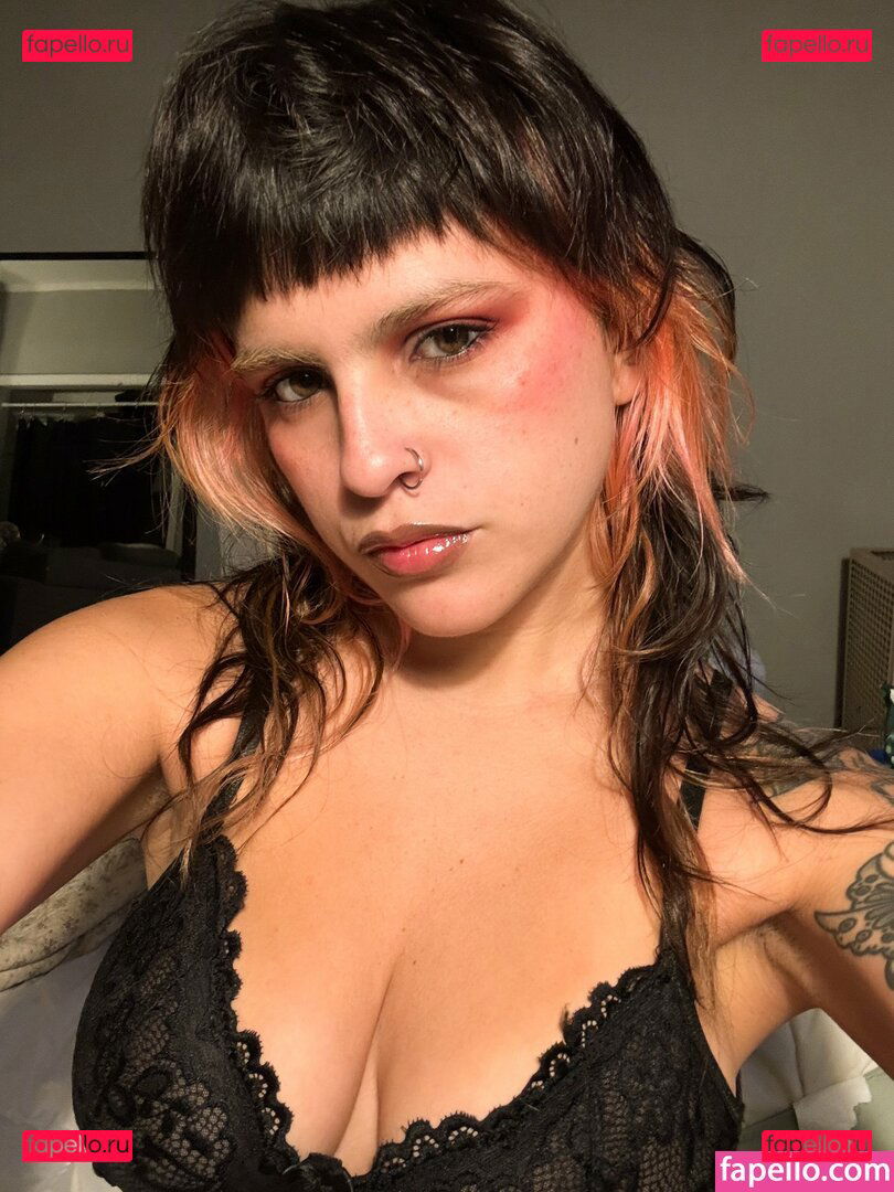 cowgirllaura / lauraaadilene Onlyfans Photo Gallery 