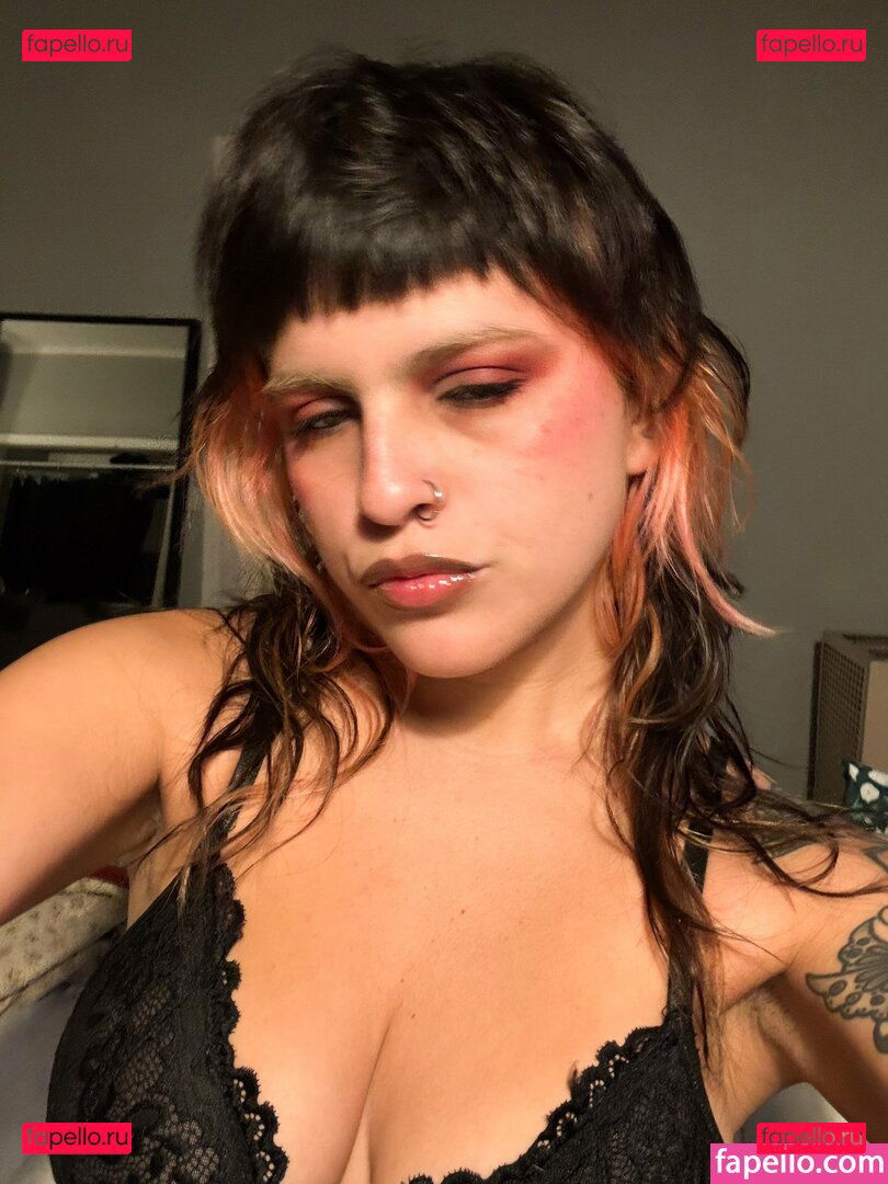 cowgirllaura / lauraaadilene Onlyfans Photo Gallery 