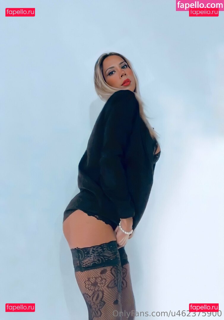 lolavippp / lolaweippert Onlyfans Photo Gallery 