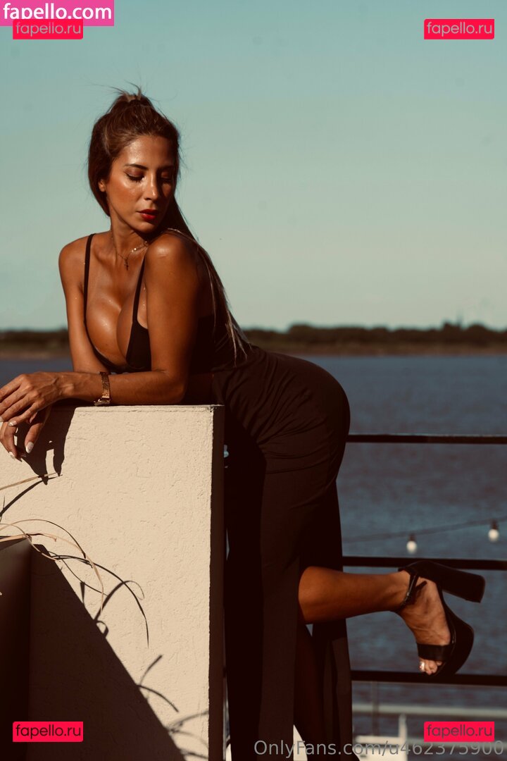 lolavippp / lolaweippert Onlyfans Photo Gallery 