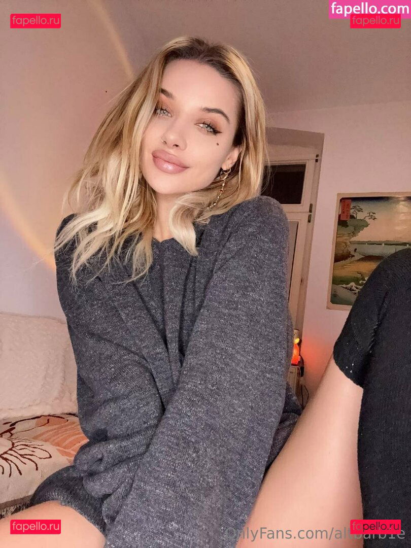 iamspiderbby Onlyfans Photo Gallery 