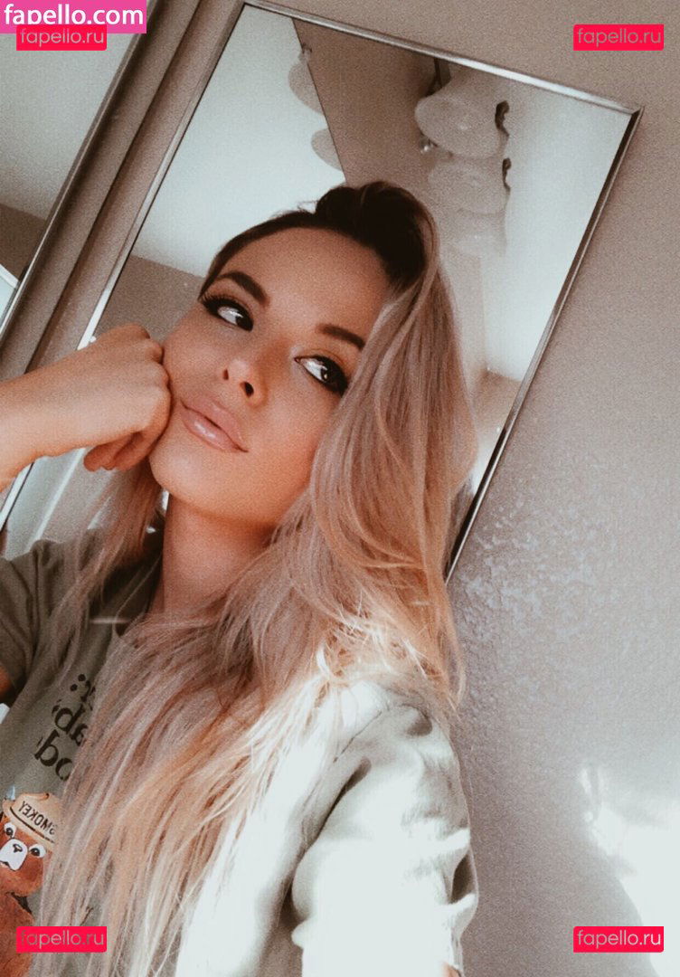 Indoblud / nyablu Onlyfans Photo Gallery 